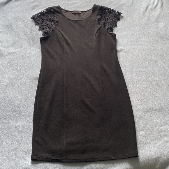 2 Dress Bundle - Picture 6 of 9